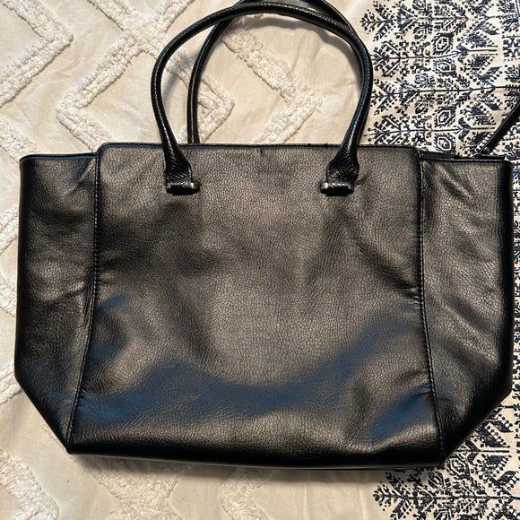 H&M pleather commuter bag. Fits laptop, wallet, phone, keys, small book. - Picture 2 of 5